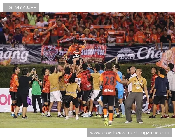 温哥华白浪主场迎战洛杉矶FC，季后赛四分之一决赛上演高强度对决